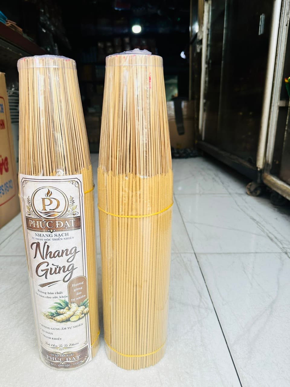 Nhang gừng, thơm ấm nhẹ, không hóa chất, ít tàn ít khói.